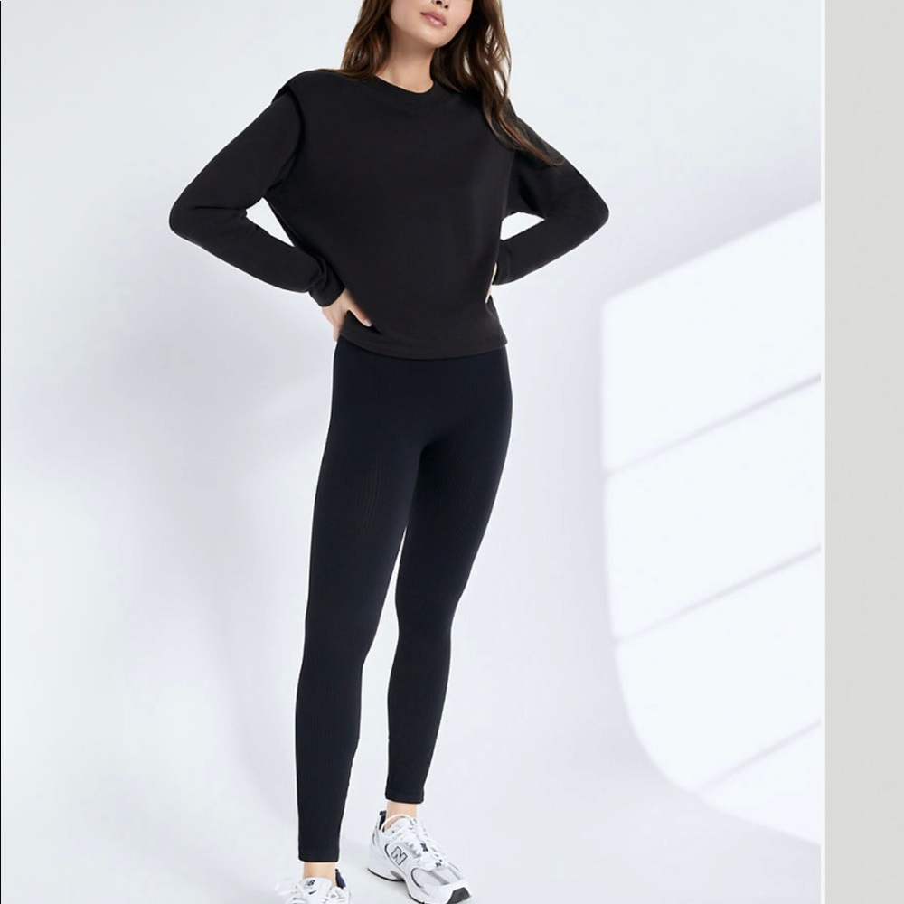 NWT Aritzia Balsam Seamless Ribbed Leggings in Black
